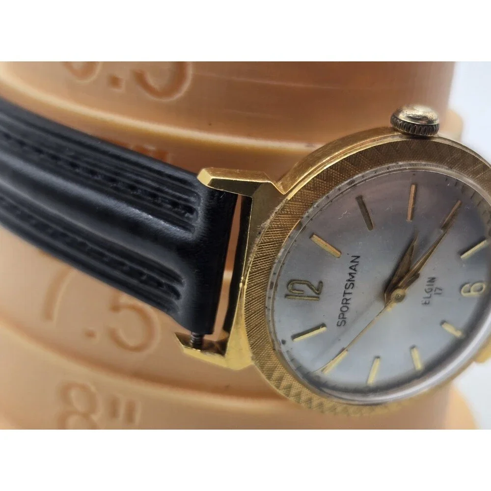 Vintage Elgin Sportsman 17 Jewel Mechanical Watch . 1960s. New Leather Strap
